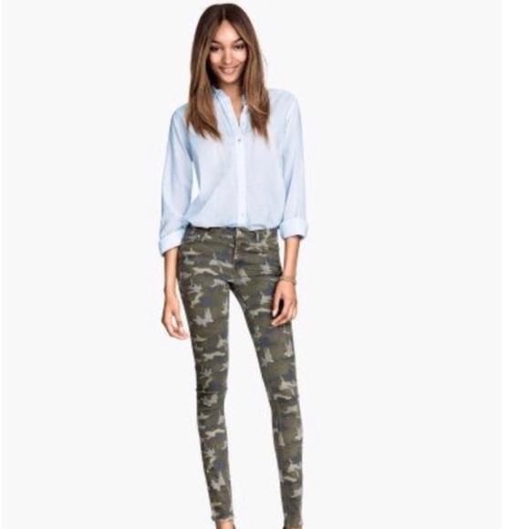NEW‼️ H&M CAMOUFLAGE SKINNY JEANS - Picture 1 of 2